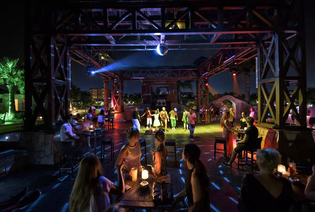 club_mega_saray_shabavizparvaz_06.jpg