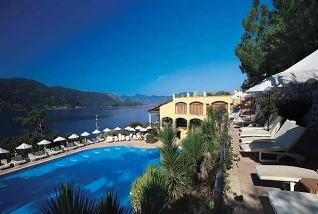 club_nimara_beach_resort_shabavizparvaz_01.jpg