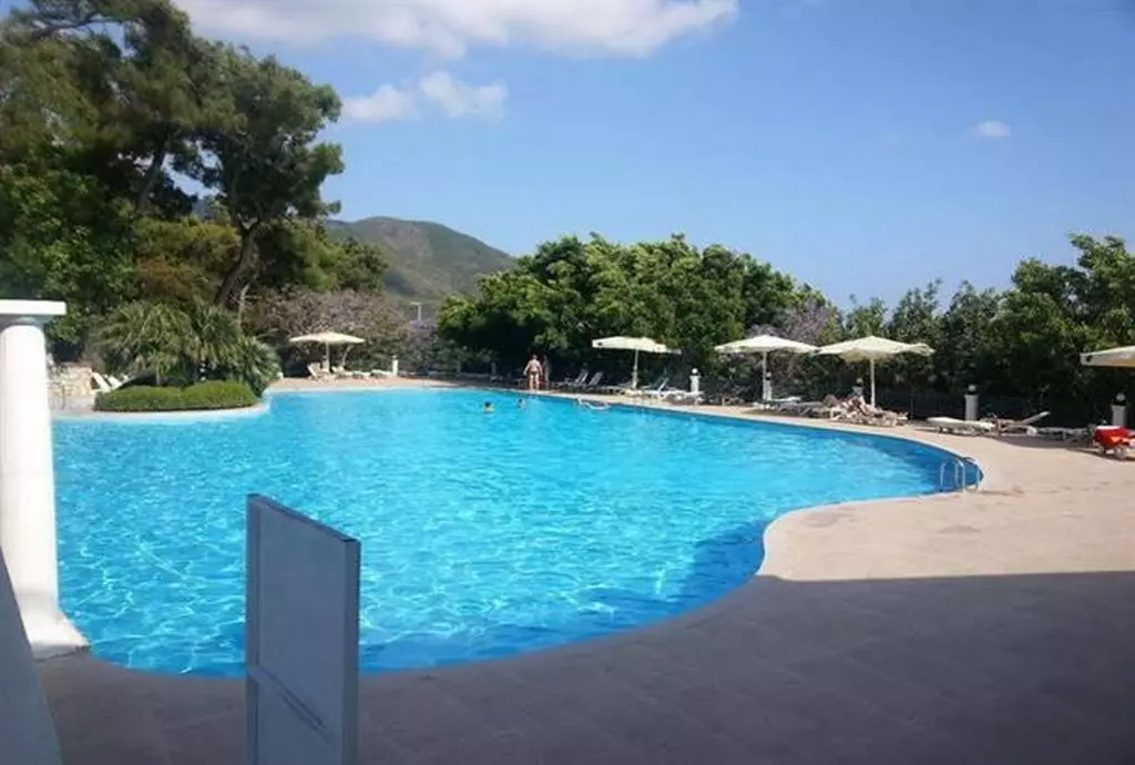 club_nimara_beach_resort_shabavizparvaz_03.jpg