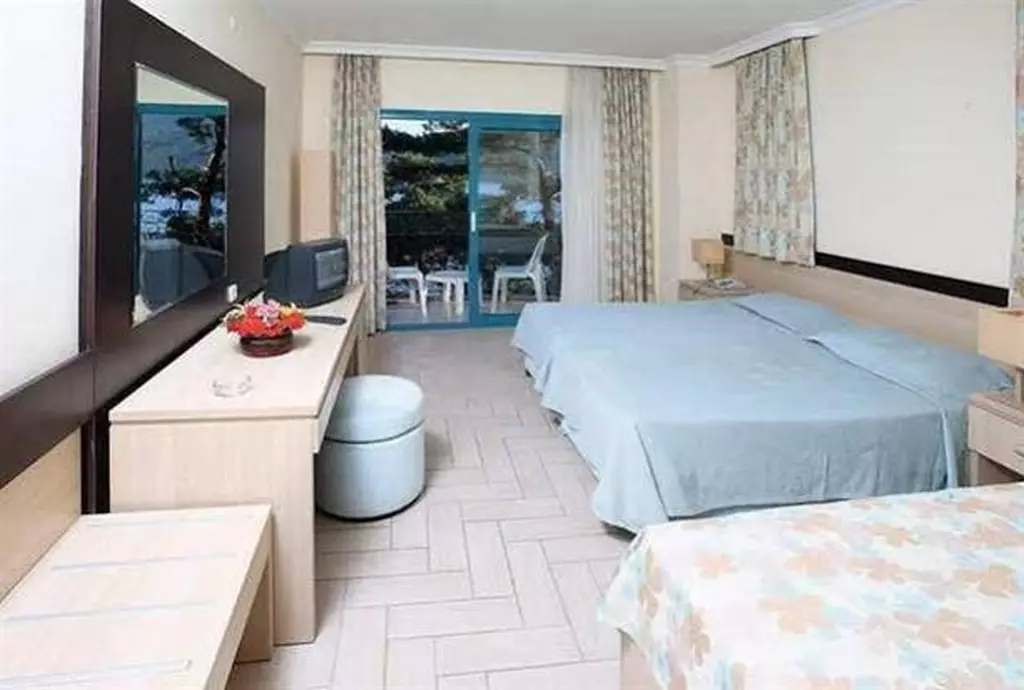 club_nimara_beach_resort_shabavizparvaz_10.jpg