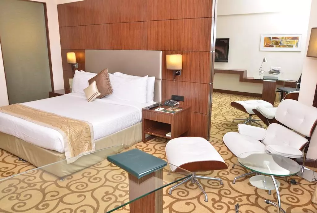 country_inn_suites_by_radisson_delhi_shabavizparvaz_05.jpg