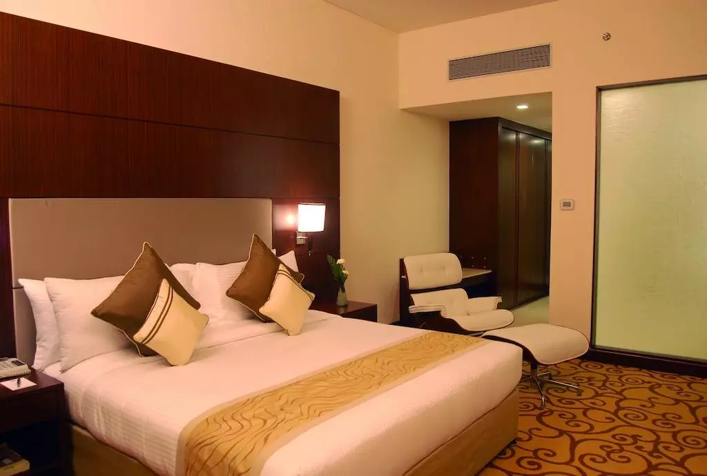 country_inn_suites_by_radisson_delhi_shabavizparvaz_08.jpg