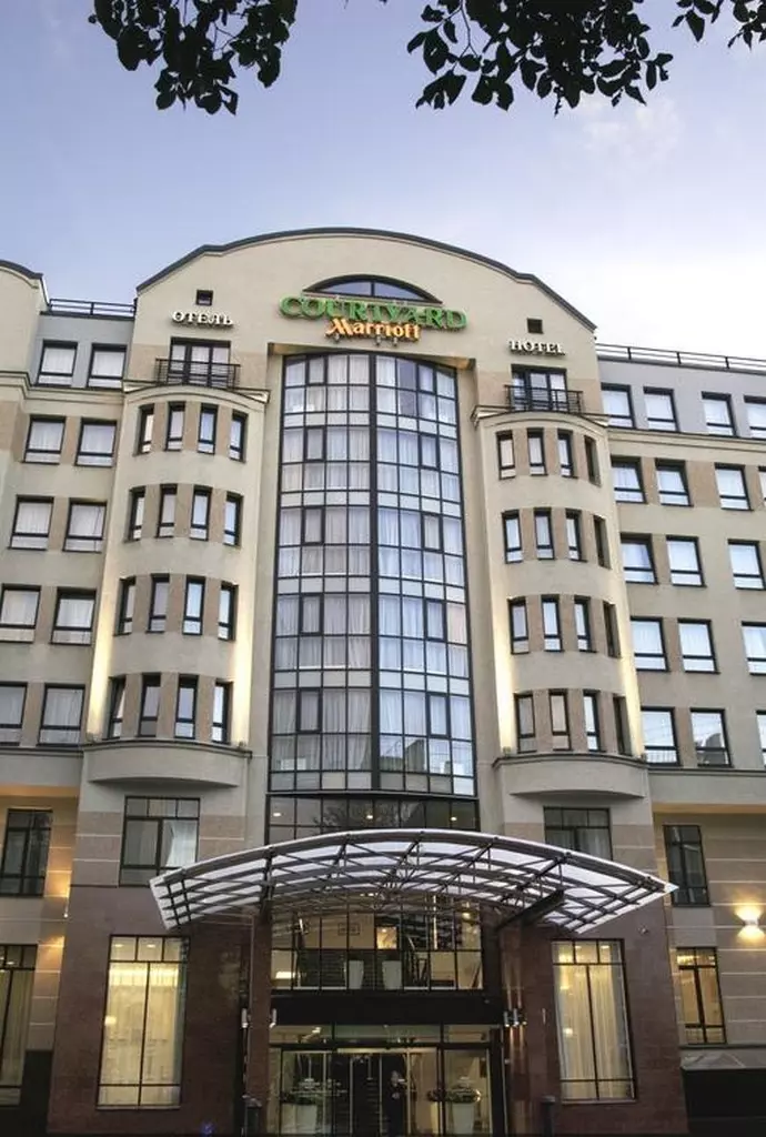 courtyard_by_marriott_saint_petersburg_shabavizparvaz_02.jpg