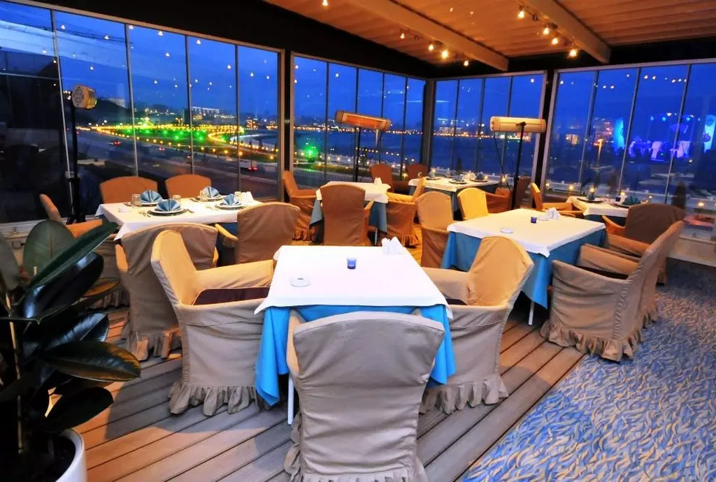 crown_baku_shabavizparvaz_04.jpg