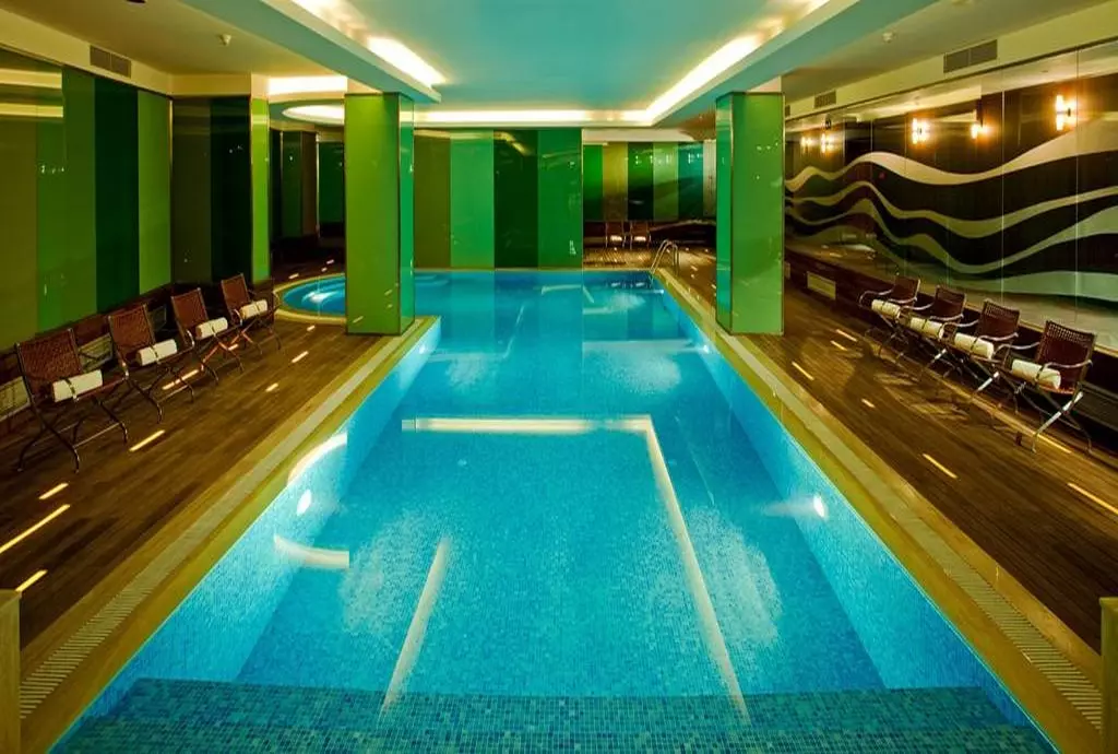 crown_plaza_haribiye_shabavizparvaz_05.jpg crown_plaza_haribiye_shabavizparvaz_05.jpg