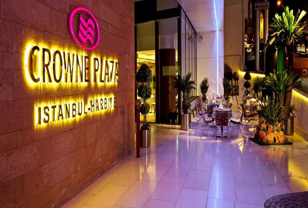 crown_plaza_haribiye_shabavizparvaz_13.jpg crown_plaza_haribiye_shabavizparvaz_13.jpg