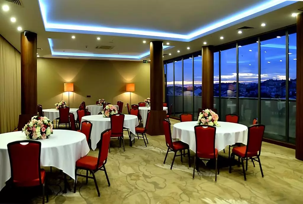 crown_plaza_haribiye_shabavizparvaz_17.jpg crown_plaza_haribiye_shabavizparvaz_17.jpg