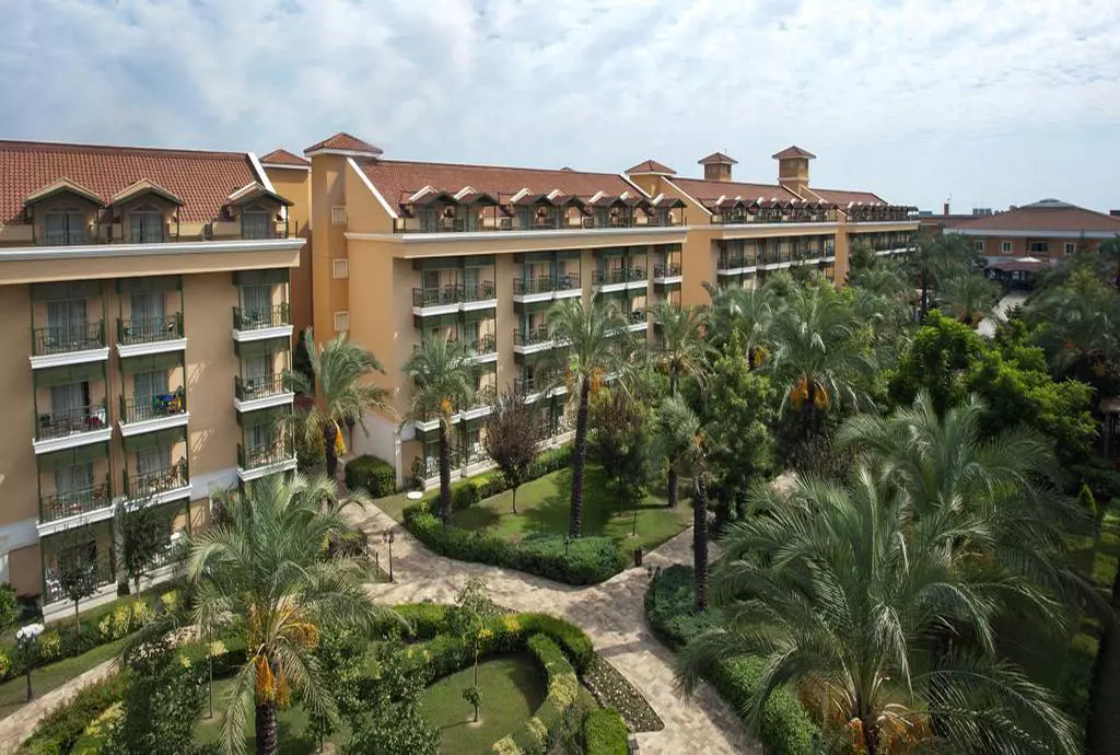 crysta_paraiso_verde_resort_shabavizparvaz_09.jpg
