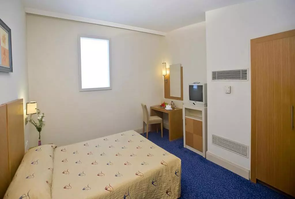 crystal_admiral_shabavizparvaz_03.jpg crystal_admiral_shabavizparvaz_03.jpg