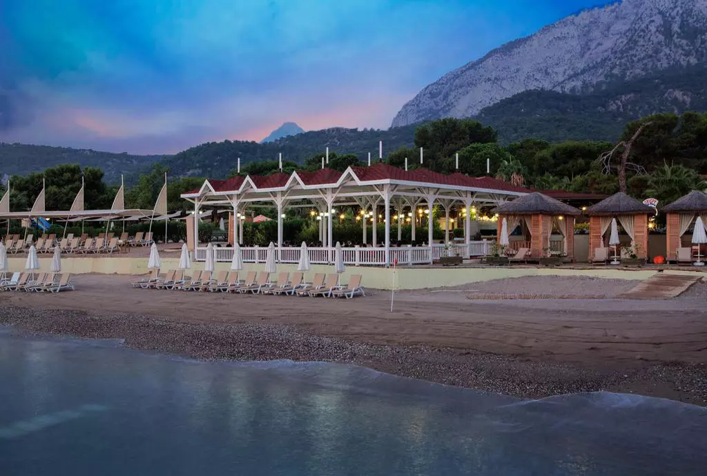 crystal_flora_beach_resort_shabavizparvaz_04.jpg