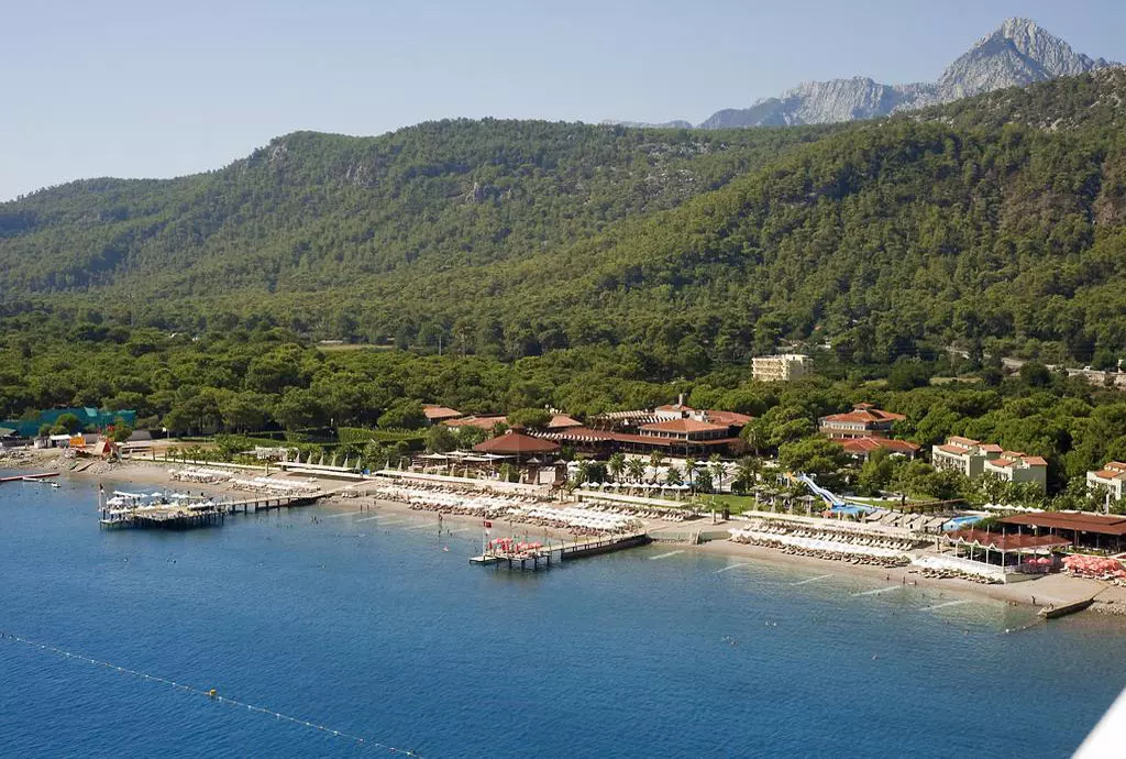 crystal_flora_beach_resort_shabavizparvaz_07.jpg