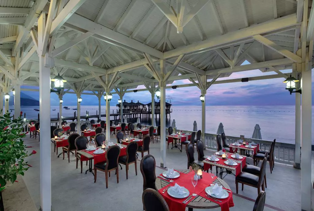 crystal_flora_beach_resort_shabavizparvaz_09.jpg