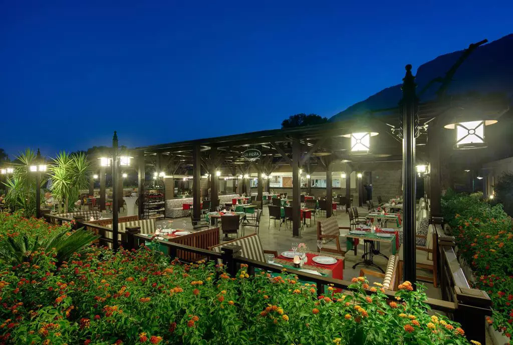 crystal_flora_beach_resort_shabavizparvaz_10.jpg