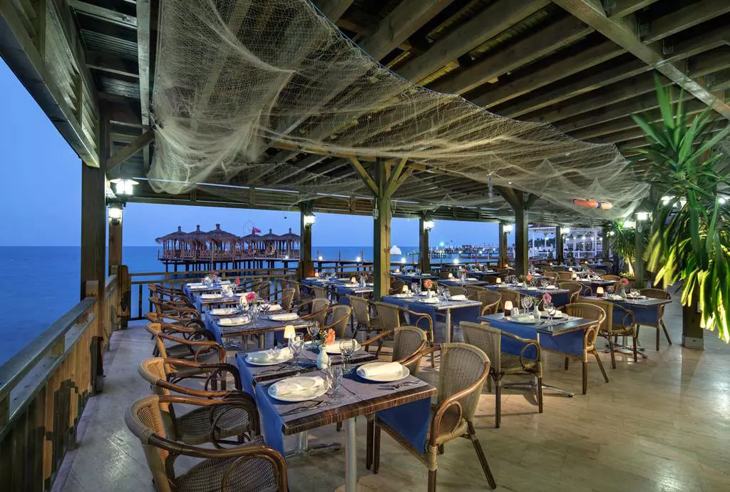 crystal_flora_beach_resort_shabavizparvaz_17.jpg
