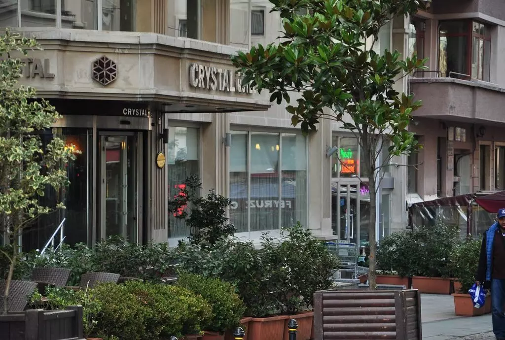 crystal_istanbul_shabavizparvaz_01.jpg