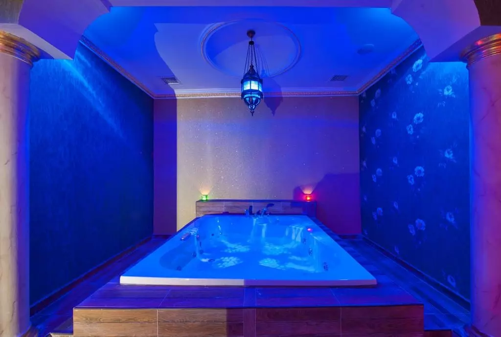 crystal_istanbul_shabavizparvaz_06.jpg