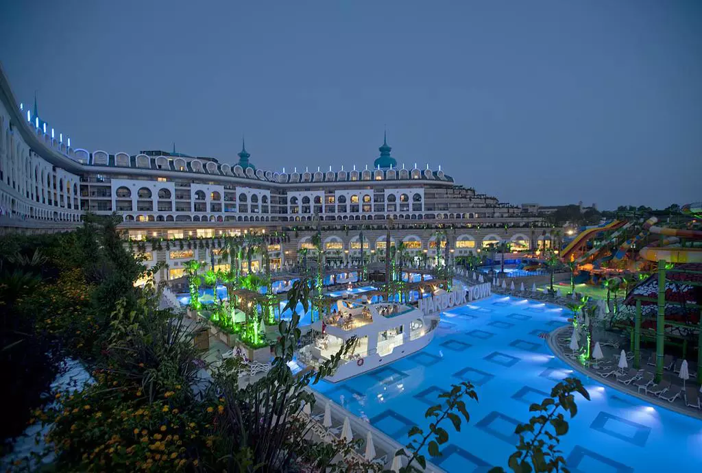 crystal_sunset_luxury_resort_shabavizparvaz_01.jpg crystal_sunset_luxury_resort_shabavizparvaz_01.jpg