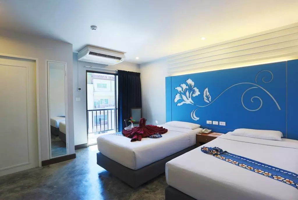 days_inn_phuket_shabavizparvaz_13.jpg