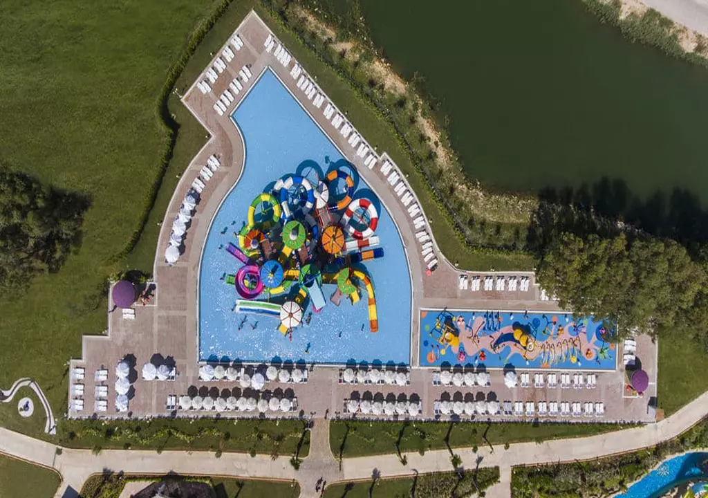 delphin_be_grand_lares_park_05.jpg