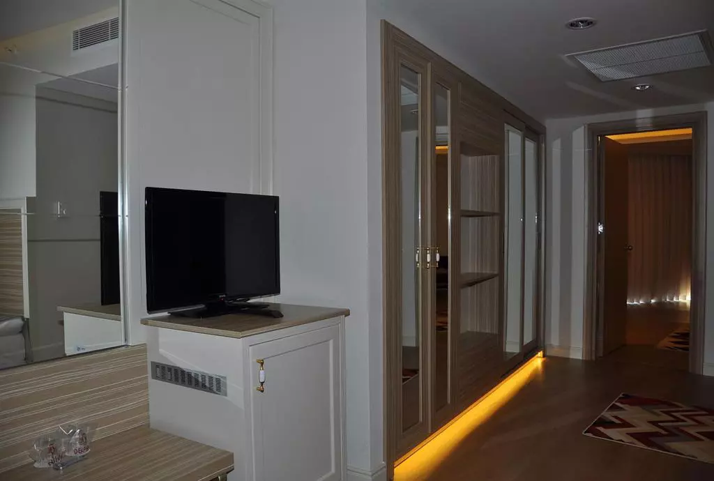 delphin_deluxe_shabavizparvaz_15.jpg delphin_deluxe_shabavizparvaz_15.jpg