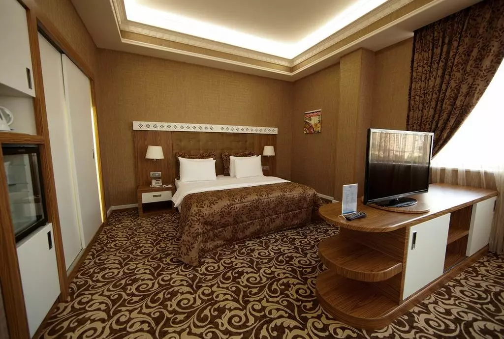 divan_baku_shabavizparvaz_16.jpg divan_baku_shabavizparvaz_16.jpg