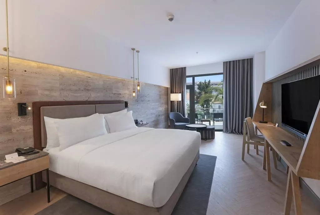 double_tree_by_hilton_antalya_shabavizparvaz_02.jpg