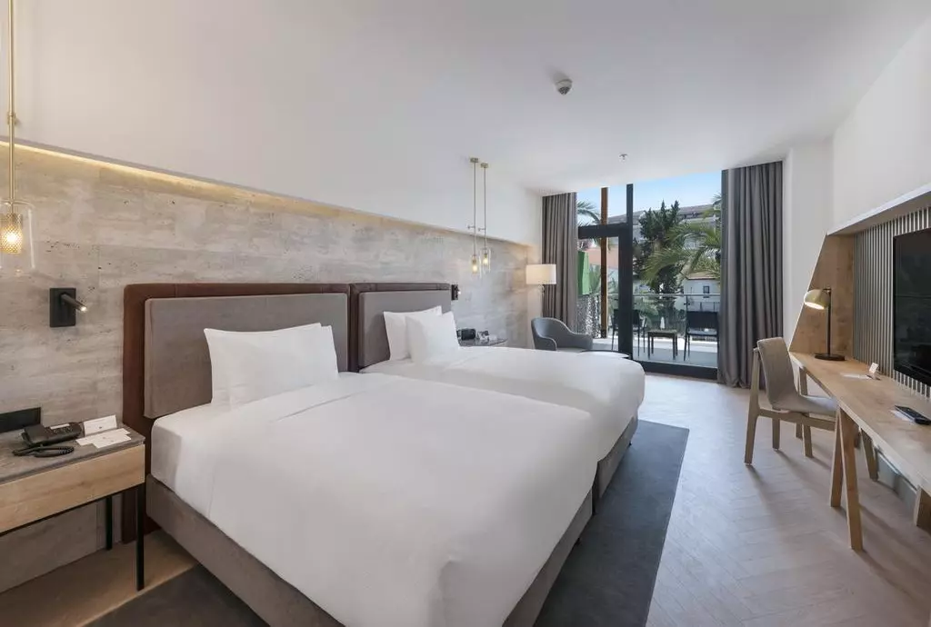 double_tree_by_hilton_antalya_shabavizparvaz_05.jpg
