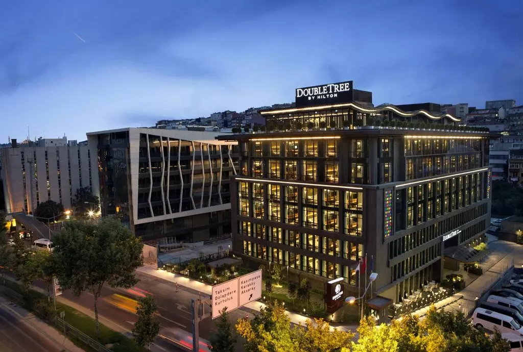 double_tree_hilton_piyalepasa_01.jpg