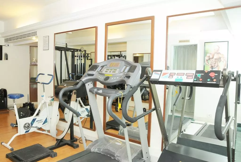 emerald_hotel_services_apartments_mumbai_shabavizparvaz_03.jpg
