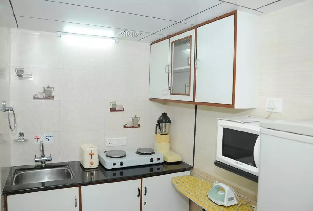 emerald_hotel_services_apartments_mumbai_shabavizparvaz_04.jpg