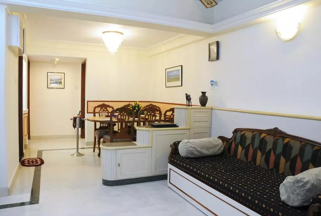 emerald_hotel_services_apartments_mumbai_shabavizparvaz_10.jpg