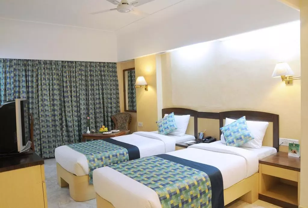 emerald_hotel_services_apartments_mumbai_shabavizparvaz_14.jpg