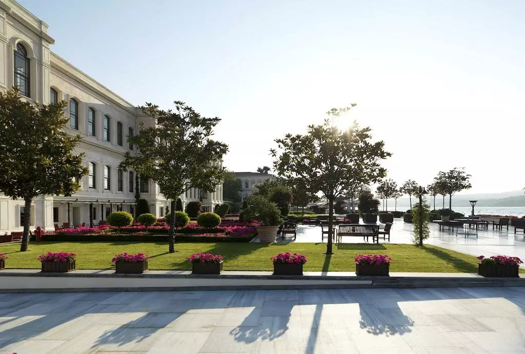 four_season_istanbul_shabavizparvaz_01.jpg