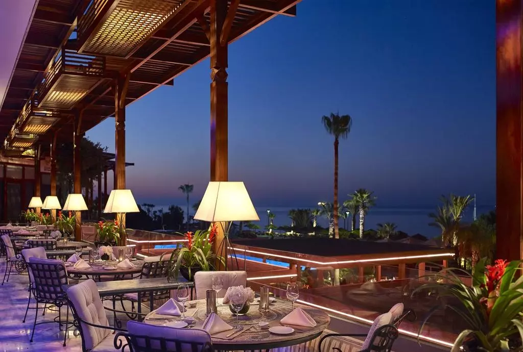 four_seasons_limassol_shabavizparvaz_06.jpg