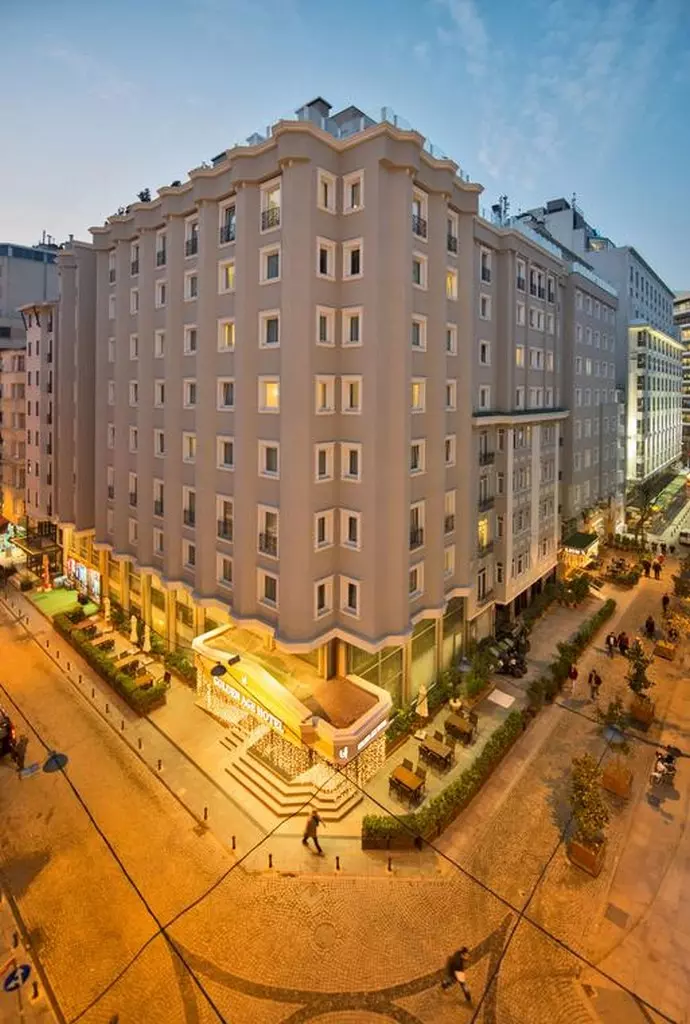 golden_age_istanbul_shabavizparvaz_01.jpg