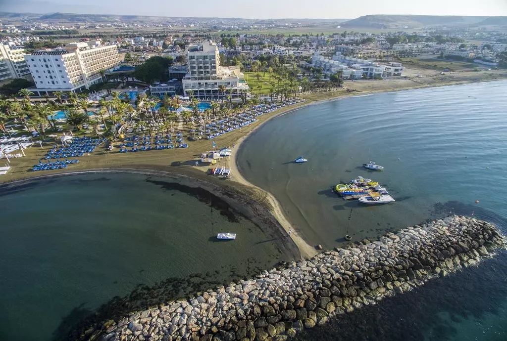 golden_bay_beach_larnaca_shabavizparvaz_02.jpg golden_bay_beach_larnaca_shabavizparvaz_02.jpg