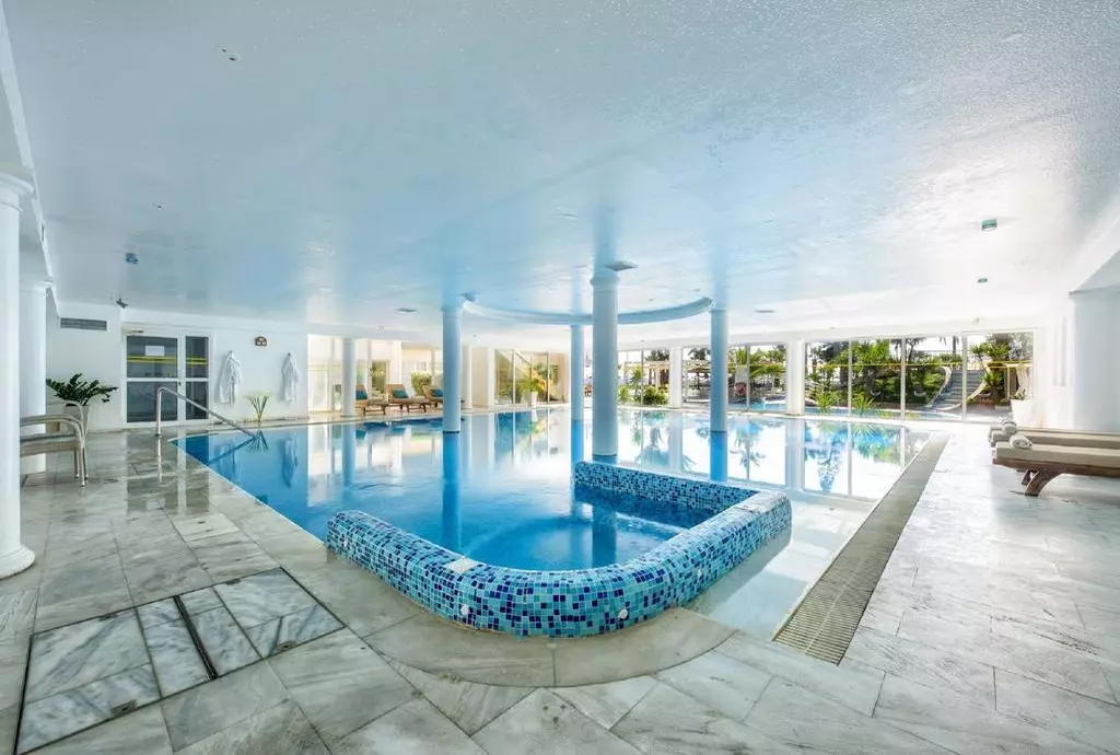 golden_bay_beach_larnaca_shabavizparvaz_05.jpg golden_bay_beach_larnaca_shabavizparvaz_05.jpg