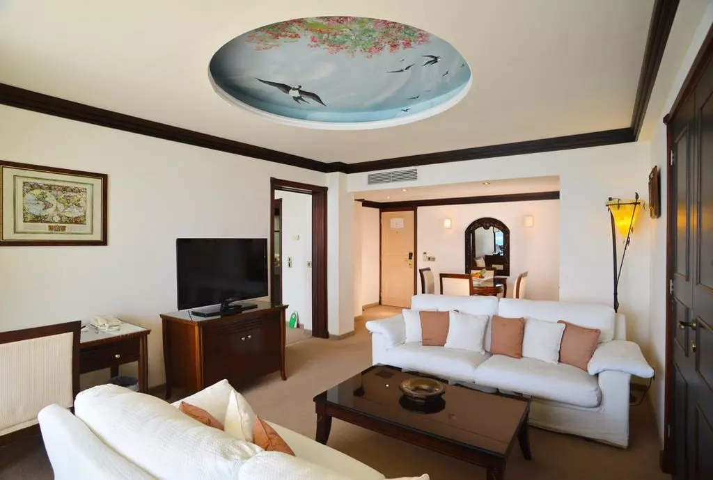 golden_bay_beach_larnaca_shabavizparvaz_23.jpg golden_bay_beach_larnaca_shabavizparvaz_23.jpg