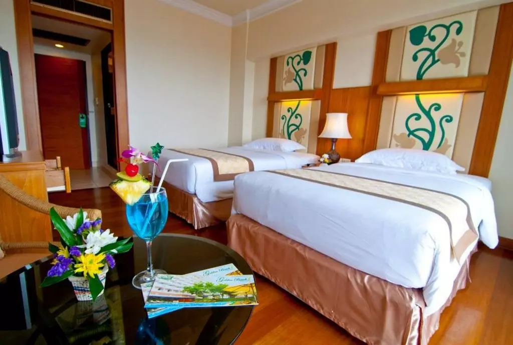 golden_beach_pattaya_shabavizparvaz_02.jpg golden_beach_pattaya_shabavizparvaz_02.jpg