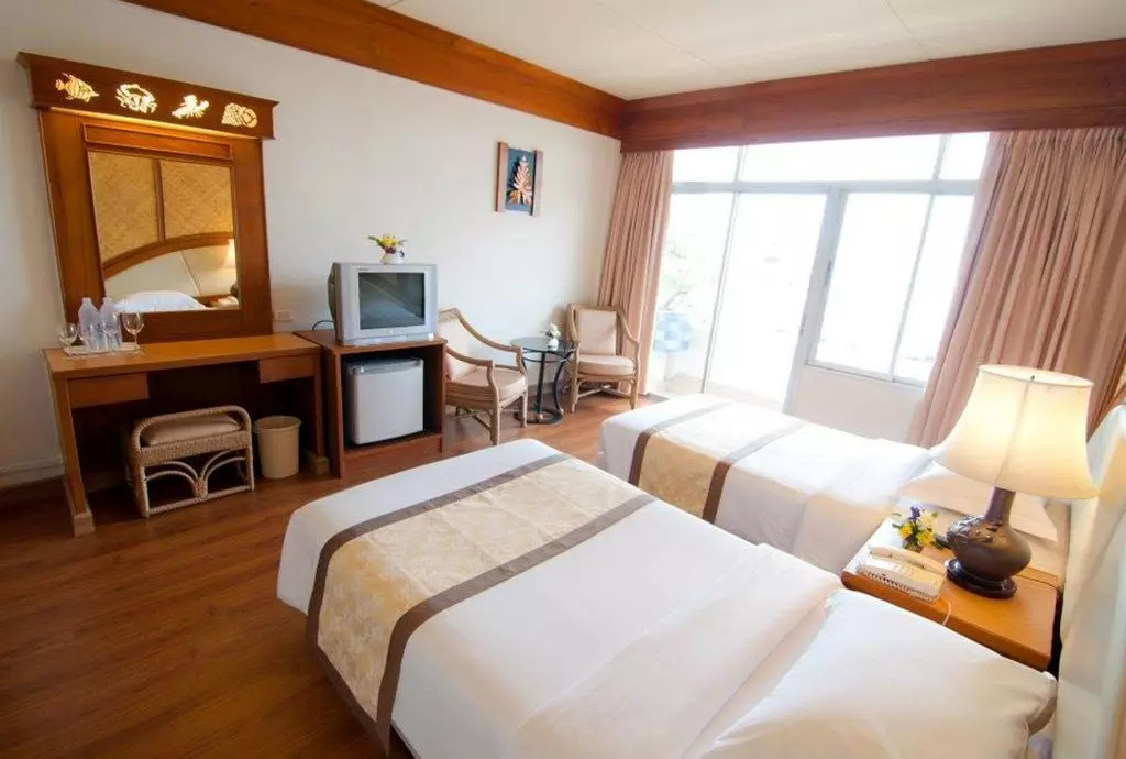 golden_beach_pattaya_shabavizparvaz_09.jpg golden_beach_pattaya_shabavizparvaz_09.jpg