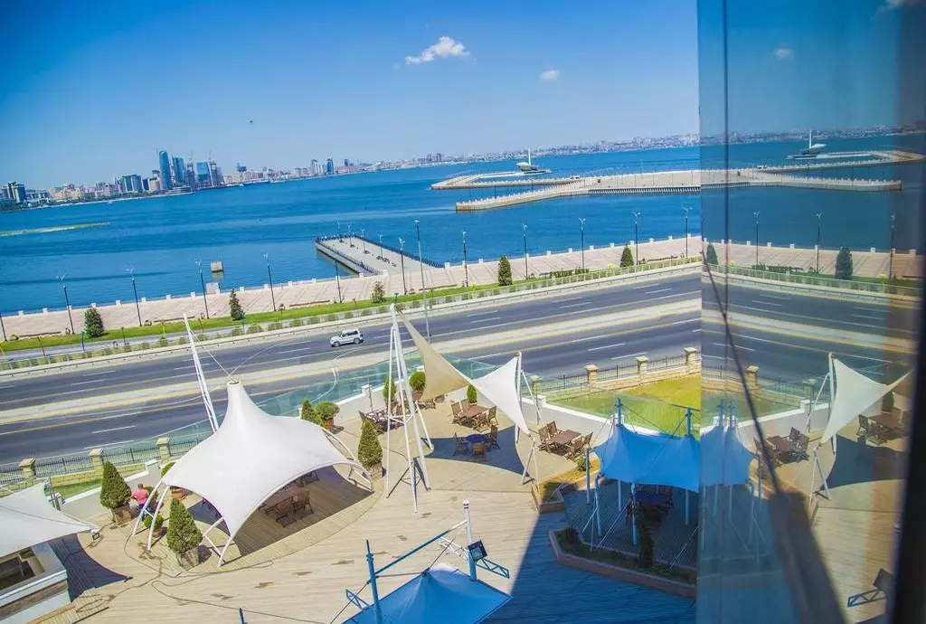 golden_coast_baku_shabavizparvaz_03.jpg golden_coast_baku_shabavizparvaz_03.jpg