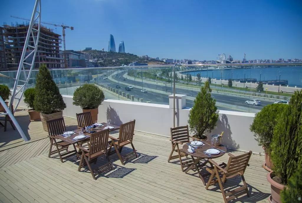 golden_coast_baku_shabavizparvaz_04.jpg golden_coast_baku_shabavizparvaz_04.jpg