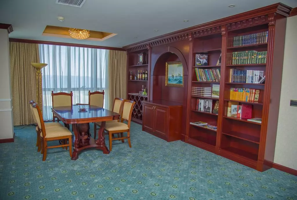 golden_coast_baku_shabavizparvaz_05.jpg golden_coast_baku_shabavizparvaz_05.jpg