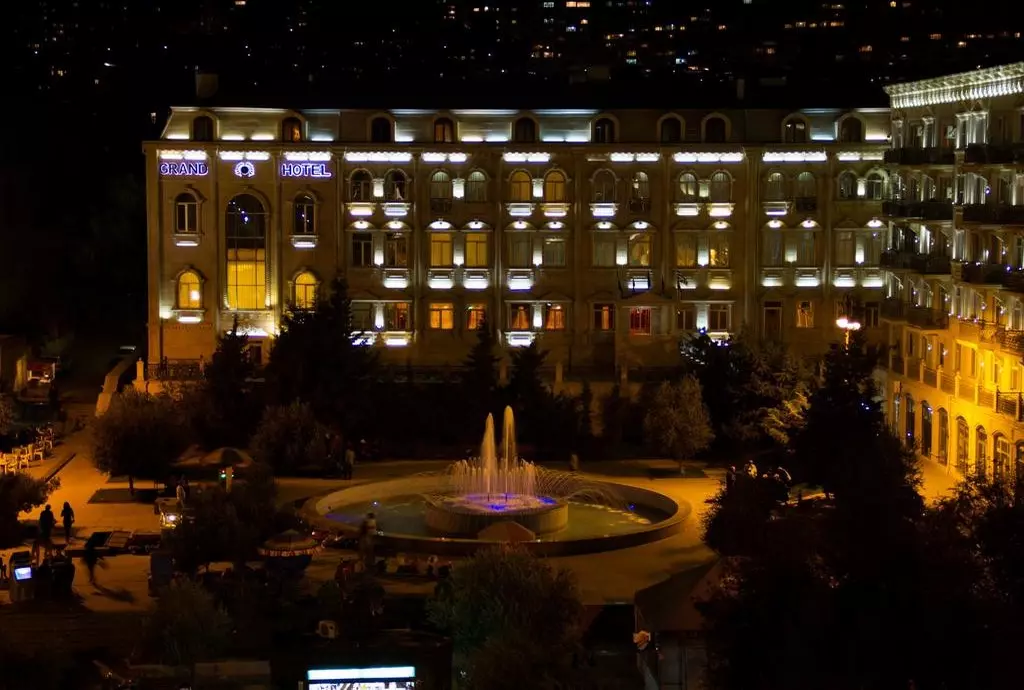 grand_baku_shabavizparvaz_16.jpg grand_baku_shabavizparvaz_16.jpg