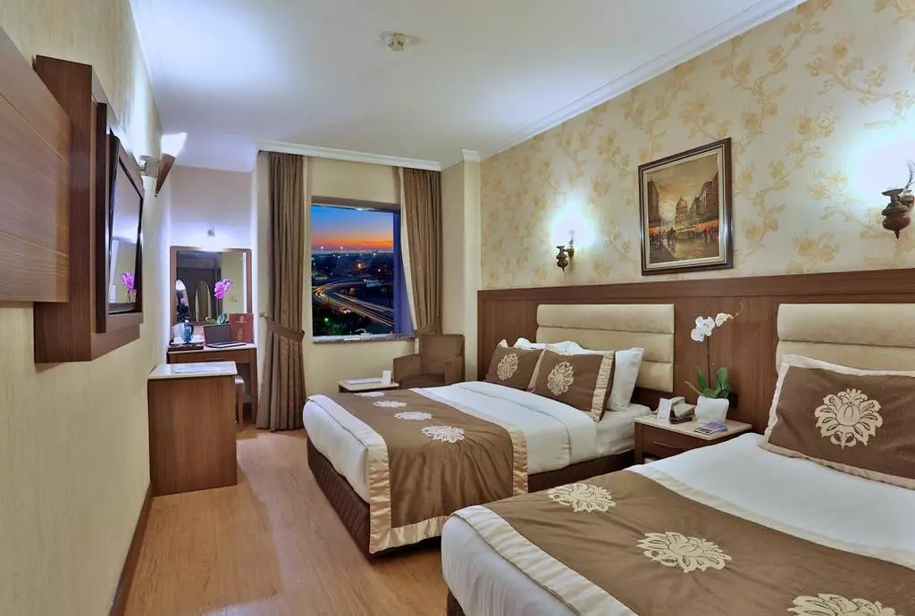 grand_hilarium_istanbul_shabavizparvaz_01.jpg