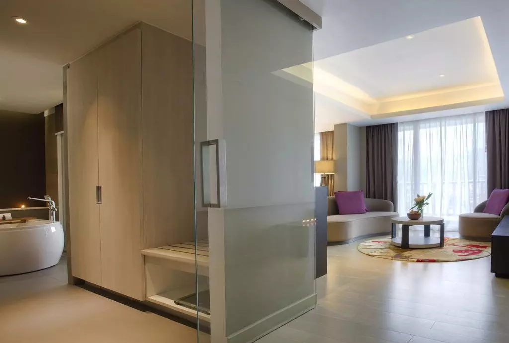 grand_mercure_shabavizparvaz_02.jpg grand_mercure_shabavizparvaz_02.jpg