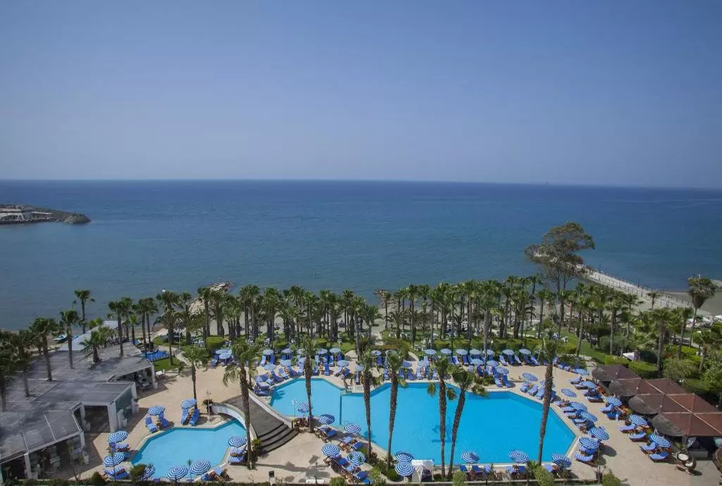 grand_resort_limassol_shabavizparvaz_01.jpg