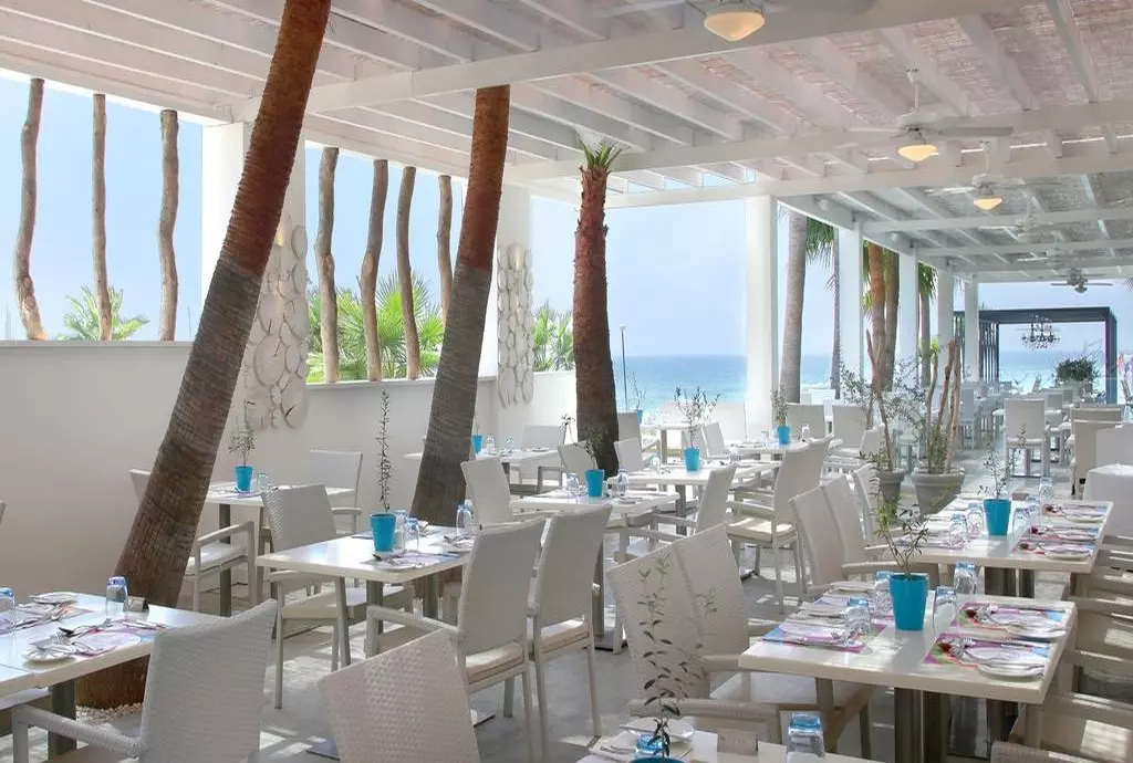 grand_resort_limassol_shabavizparvaz_03.jpg