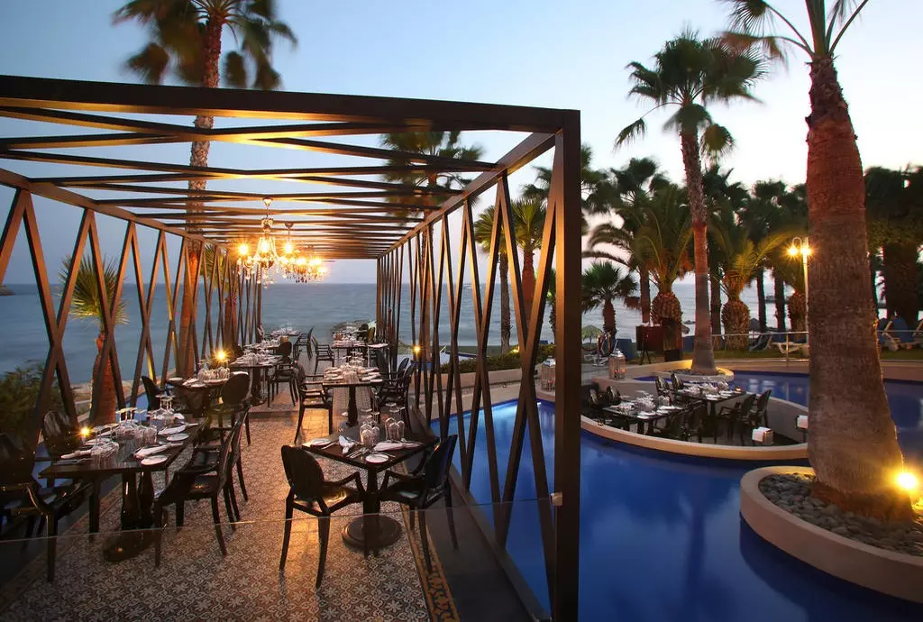 grand_resort_limassol_shabavizparvaz_04.jpg