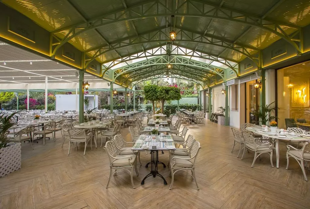 grand_resort_limassol_shabavizparvaz_07.jpg